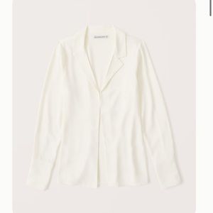 Abercrombie long-sleeve closure set top cream